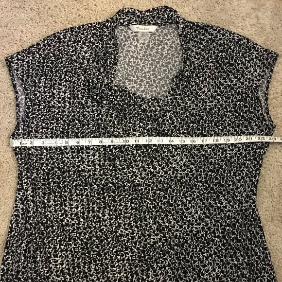 B&W Modular Cell Wall Net Print Stretchy Cascade-Neck Cap Sleeve Top - Picture 14 of 16